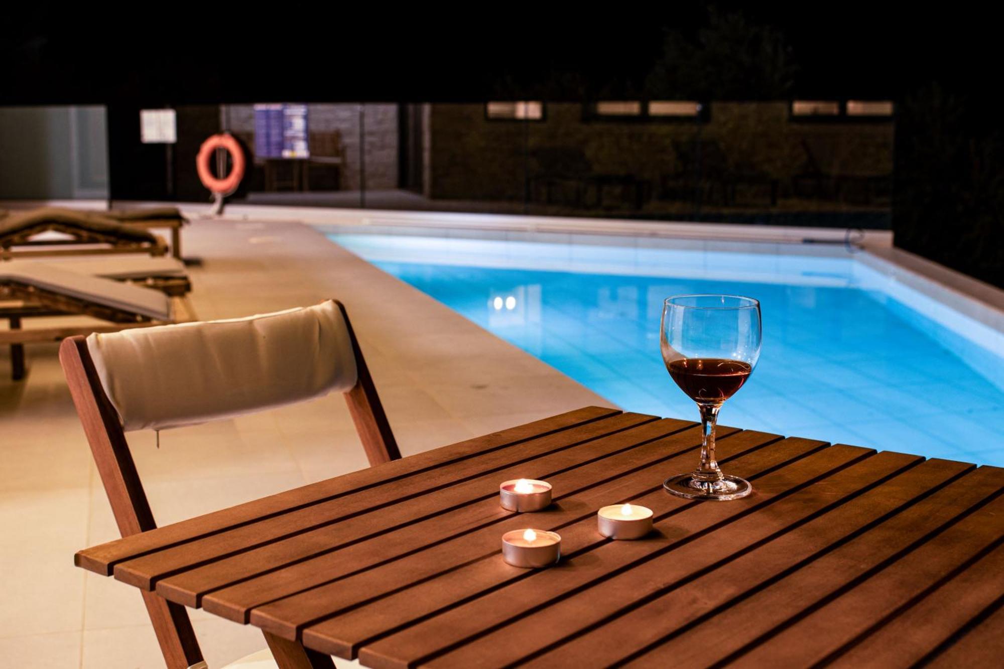 Silver Cozy Getaway - 3 Pearls Pool Retreat