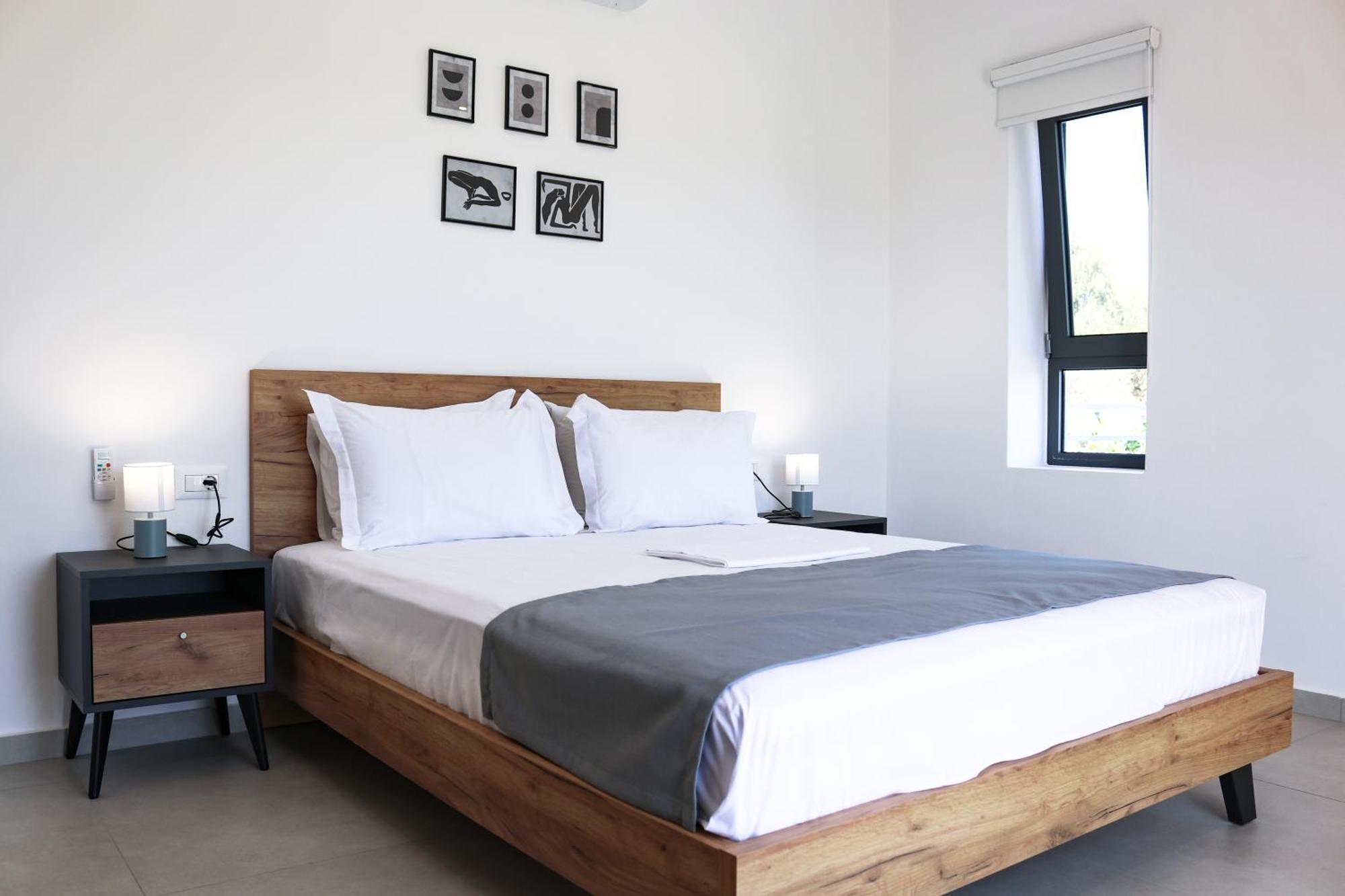 Silver Cozy Getaway - 3 Pearls Pool Retreat Apartment *